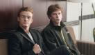inchers Facebook-Film auf Platz zwei der Kinocharts
Vorspann: 	

David Finchers neuer Film «The Social Network» über den Aufstieg von Facebook-Gründer Mark Zuckerberg zum jüngsten Milliardär der Welt ist auf Platz zwei der Kinocharts eingestiegen. Die Produktion des US-Regisseurs («Fight Club», «Der seltsame Fall des Benjamin Button») lockte am ersten Wochenende rund 219.000 Zuschauer in die Kinos, wie Media Control am Montag in Baden-Baden mitteilte.
Text: 	

Baden-Baden (dapd). David Finchers neuer Film «The Social Network» über den Aufstieg von Facebook-Gründer Mark Zuckerberg zum jüngsten Milliardär der Welt ist auf Platz zwei der Kinocharts eingestiegen. Die Produktion des US-Regisseurs («Fight Club», «Der seltsame Fall des Benjamin Button») lockte am ersten Wochenende rund 219.000 Zuschauer in die Kinos, wie Media Control am Montag in Baden-Baden mitteilte. Auf Rang eins steht weiter das Animationsabenteuer «Ich - Einfach unverbesserlich» mit etwa 300.000 Besuchern. Zwei Drittel davon entschieden sich für die 3D-Fassung. Platz drei geht mit 171.000 Zuschauern an «Die Konferenz der Tiere», dem ersten deutschen 3D-Animationsfilm.

dapd/nad/han  Foto: dpa