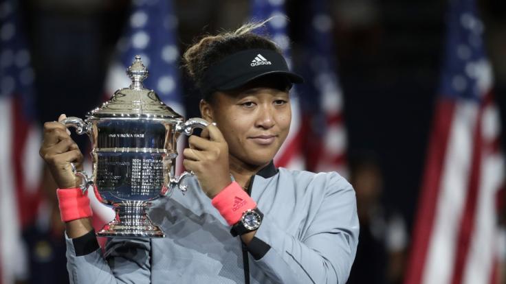 Japans Tennis-Aufsteigerin Naomi Osaka besiegte Serena Williams in einem US-Open-Finale.