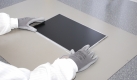 Nach dem Zusammenbau des Notebooks erfolgt ein letzter Funktionstest. Danach geht das Gerät an den Kunden zurück. Foto: TDComponents
