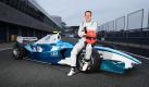Es ist soweit - Michael Schumacher steht kurz vor den ersten Kilometern als Mercedes-Fahrer. Zunächst darf er nur in einem Renner der GP2-Klasse testen. Foto: dpa
