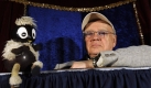 Kindlich-liebenswert, neugierig und verschmitzt -das ist Pittiplatsch und so hat Heinz Schröder seine Figur auch gesprochen, kindlich-quietschig. Der Puppenspieler starb zwei Tage vor seinem 81. Geburtstag am 22. April 2009. to vom 12.04.08). Heinz Schröder war durch die Erfindung von Figuren wie Pittiplatsch, Schnatterinchen, Herrn Fuchs und Frau Elster bekanntgeworden. Foto: ddp