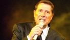 Udo Jürgens startet am Samstag (04.10.2003) in der Münchner Olympiahalle mit seinem neuen Album 'Es lebe das Laster ' seine Deutschlandtournee. Die Tour dauert bis Februar 2004. Foto: dpa