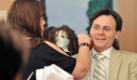 In den ersten 15 Jahren wurden 88 Liter Make-up, 105 kg Puder, 2107 Lippenstifte und 20 Liter Filmblut verbraucht. Hauptverantwortlicher für diesen Verbrauch ist Wolfgang Bahro, der in der 187. Folge eingestiegen ist und seitdem den Serien-Fiesling und Intriganten Jo Gerner gibt. Foto: dpa