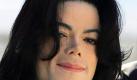 Popstar Michael Jackson bleibt Spitzenverdiener unter den toten Stars. Der im Juni 2009 im Alter von 50 Jahren verstorbene Sänger hat seinen Erben rund 170 Millionen Dollar eingebracht. Das schätzt das US-Wirtschaftsmagazin Forbes in seiner jährlichen Liste mit den Einkommen gestorbener Stars. Elvis Presley landet auf Platz zwei, Schauspielerin Marilyn Monroe schaffte es 49 Jahre nach ihrem Tod auf den dritten Platz. Foto: dpa