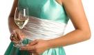 Sie sind die Repräsentantinnen guter Trauben und köstlicher Rebsäfte: die Weinköniginnen. Im Gebiet Saale-Unstrut ist in der Saison 2010/2011 eine Winzertochter die Botschafterin des guten Geschmacks: Elisabeth Born. Bevor sie und ihre deutschen Kolleginnen den Wein schmuck präsentieren können, ... Foto: Weinbauverband Saale-Unstrut