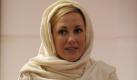 Gemeinsam mit ihrem Ehemann, Bundespräsident Christian Wulff, ist Bettina Wulff am Wochenende zu Gast in Katar. Parallel zum Programm ihres Gatten, besucht sie den Souq-Waqif-Markt sowie eine Moschee im islamischen Kulturzentrum Fanar in Doha (Katar). Dabei trägt sie ein Kopftuch.
 Foto: dapd
