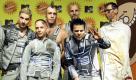 Die deutsche Band Rammstein praesentiert sich am Donnerstag (08.11.01) zu der Verleihung der achten MTV Europe Music Awards in Frankfurt/ Main. Der Musiksender vergibt die Preise in 20 Kategorien - darunter unter anderem fuer den besten Saenger, die beste Saengerin und den besten Song. Zu der Verleihungszeremonie in der Frankfurter Festhalle kamen zahlreiche Prominente wie R.E.M., Depeche Mode, Heidi Klum und Boris Becker
 Foto: ddp