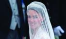 Sie war die Style-Königin des Tages: Catherine Duchess of Cambridge. Ihr Kleid wurde von der Designerin Sarah Burton für das Modehaus Alexander McQueen entworfen. Viele Beobachter zeigten sich über den Stil erstaunt, weil sie von Kate ein viel schlichteres Kleid erwartetet hatten. Foto: dapd