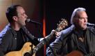 Die Musiker Dave Matthews und Neil Young. Foto: ap