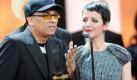 Gestern noch auf dem Jurorenstuhl, jetzt als Geehrte bei der Goldenen Kamera: Nena und Xavier Naidoo bieten als Vertreter der Casting-Show The Voice of Germany laut Jury die beste Unterhaltung. Foto: dapd