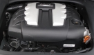 Bei der Motorisierung hat der leistungsverwöhnte Porsche-Fahrer am Steuer des Cayenne-Diesel jedoch schnell den Eindruck, dass es sich die Zuffenhausener Entwickler mit der Verpflanzung des drei Liter großen Selbstzünders in den Porsche allzu leicht gemacht haben. Foto: press-inform