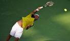 Marcos Baghdatis aus Zypern schlägt den Ball zurück zu seinem Kontrahenten Gilles Simon. Bei den ATP Tennis Championships setzt sich Baghdatis mit 7:6 und 6:4 durch. Foto: ap