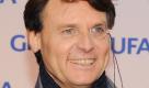 Es ist: Wolfgang Bahro, als Dr. Jo Gerner schon seit 1993 in der RTL-Soap Gute Zeiten, schlechte Zeiten zu sehen, arbeitet neben der Schauspielerei auch als Hörspiel- und Synchronsprecher. Foto: dpa