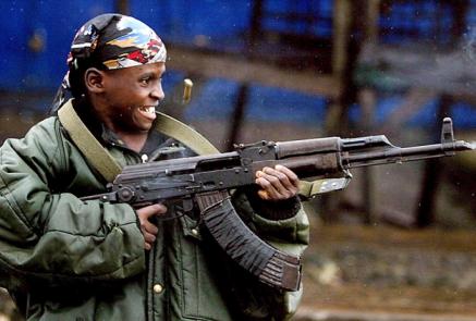 Kindersoldat in Liberia (Foto)