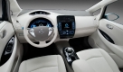 Im Boden des fünfsitzigen Tiida-Erprobungsmodells und des späteren Seriennachfolgers Nissan Leaf befinden sich die Lithium-Ionen-Akkus mit einem Ladevolumen von 24 kWh. Das elektrische Triebwerk im Vorderwagen des Japaners leistet 109 PS und hat ein maximales Drehmoment von 280 Nm, die ab dem Start des Triebwerks zur Verfügung stehen. Foto: press-inform