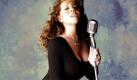 Mariah Carey ist mit 18 Nummer-eins-Singles in den USA, fünf Grammys und mehr als 200 Millionen verkauften Platten eine der erfolgreichsten Künstlerinnen überhaupt. Allerdings sind die ganz großen Erfolge ein paar Jahre vorbei - vor allem die Alben Music Box (1993) und Daydream (1995) brachen Verkaufsrekorde. Während Carey als Sängerin immer überzeugen konnte, floppten ihre Filme durch die Bank - vor allem Glitter gilt als Trash-Kino schlechthin. Foto: ZDF / Michael Thompson