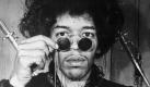 Gitarrenlegende Jimi Hendrix wurde im Alter von 27 Jahren tot in einem Londoner Hotelzimmer aufgefunden. Er war an seinem Erbrochenen erstickt. Untersuchungen ergaben, dass er Schlafmittel geschluckt und große Mengen Rotwein getrunken hatte. Foto: dpa
