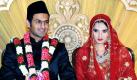 Der pakistanische Ex-Cricketkapitän Shoaib Malik und die indische Tennisspielerin Sania Mirza posieren während ihrer Hochzeitsfeier im indischen Hyderabad. Foto: ap