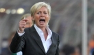 Bundestrainerin Silvia Neid gestikuliert an der Seitenlinie. Foto: dpa