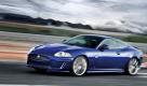 Um sicherzustellen, dass ein mit der zusätzlichen Kraftspritze versehener XKR auch bei sehr hohen Geschwindigkeiten seine Richtungsstabilität bewahrt, erhält das Power-Coupé einen modifizierten Front-Splitter ... Foto: press-inform