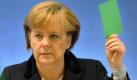 Bundeskanzlerin Angela Merkel (CDU) nimmt auf dem Landesparteitag der CDU Mecklenburg-Vorpommern in Levenhagen an einer Abstimmung teil. Die CDU-Delegierten beraten über den Kurs nach der Landtagswahl und wählen einen neuen Landesvorstand. Foto: dapd