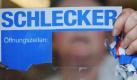 Schlecker-Frauen ziehen vor das Arbeitsgericht. Foto: Julian Stratenschulte/Archiv Foto: dpa