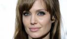 Angelina Jolie mit 30 Millionen Dollar/20 Millionen Euro auf Platz eins: Jolie ist die einzige Hollywoodschauspielerin, die seit ihren Tomb Raider-Filmen als Actionheldin erfolgreich ist, ja sich geradezu darauf spezialisiert hat. Der Spionage-Thriller Salt mit August Diehl brachte den Machern 300 Millionen Dollar ein bei einem Budget von 110 Millionen Dollar. Ein satter Gewinn. Jolies Film The Tourist, der bei der Kritik nicht gut wegkam, spielte dagegen nur 75 Prozent seines Budgets von 280 Millionen Dollar ein. Trotzdem ist Brad Pitts Lebensgefährtin Hollywoods Topverdienerin. Allerdings muss sie sich diesen Titel mit einer Kollegin teilen. Foto: dapd