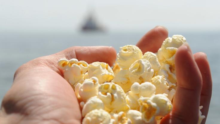 Das Unternehmen Seeberger ruft seinen Popcorn-Mais zurück. (Symbolbild)