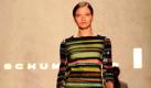 Jetzt schon das Lieblingsstück für's nächste Jahr entdecken: Sommerliche Farben präsentiert dieses Model während der Mercedes-Benz Fashion Week in Berlin an einem Kleid des Labels Schumacher. Hinter der Kreation steckt die Designerin Dorothee Schumacher, die für weibliche Mode mit einer Liebe zum Detail bekannt ist. Im Rahmen der Modewoche Berlin werden bis zum Sonntag die Trends für Frühjahr/Sommer 2011 gezeigt. Foto: dpa