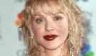 US-Sängerin und Witwe von Kurt Cobain, Courtney Love (37, Archivbild vom 23.01.2000 bei derVerleihung der 57. Golden Globe Awards in Los Angeles), hat einen Erfolg im Kampf gegen «Knebelverträge» der Plattenindustrie errungen. Ein Richter in Los Angeles hat der Musikerin, die sich von ihrem Plattenkonzern Universal Music Group trennen will, grünes Licht für eine Klage gegeben, berichtete die US-Zeitschrift «Rolling Stone». Mit Künstlern wie Don Henley und Alanis Morissette kämpft Love seit Jahren dagegen, dass die Labels die Künstler in langjährigen Verträgen an sich binden. Foto: dpa