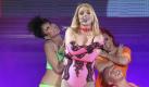 Ein Konzert von Popstar Britney Spears hat in den Vereinigten Arabischen Emiraten ein Verkehrschaos ausgelöst. Der Auftritt der 29-Jährigen beim Formel 1 Grand Prix in Abu Dhabi habe am Freitagabend mehr als 15.000 Fans angelockt, viele aus den Nachbarstaaten, sagten die Organisatoren. Wegen der großen Nachfrage stieg der Preis eines Tickets laut Medienberichten von 300 Dollar (umgerechnet etwa 218 Euro) auf bis zu 1500 Dollar. Das Konzert war Teil der Femme Fatale Tour, benannt nach dem jüngsten Album der Sängerin. Foto: dapd