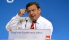 Im Mrz 2003 verkndet Schrder die Agenda 2010. Mit diesem Programm wollte die SPDgrundlegende nderungen in Wirtschaft und Gesellschaft bewirken. Bei vielen SPD-Anhngern steht die Agenda heute allerdings fr Hartz IV und Sozialabbau. Dagegen lobte selbst die Opposition die von der Regierung eingeschlagene Richtung.
 Foto: dpa