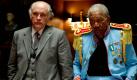 ... eine erstklassige Liga alternder Hollywood-Schauspieler auf die Leinwand: Willis bekommt Schützenhilfe von Morgan Freeman, John Malkovich und Helen Mirren. Joe (Freeman, rechts) hatte sich eigentlich schon in ein Altersheim zurückgezogen, aber als Frank Besuch von einem Killerkommando bekommt, ist er wieder hellwach. Marvin (Malkovich) ist nicht mehr ganz taufrisch im Kopf, seine Reflexe funktionieren aber noch gut - keine Frage, dass er seinen Freunden beisteht. Foto: Concorde 