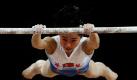 Die Nordkoreanerin Hong Su Jong nimmt im Jahr 2006 an den asiatischen Meisterschaften der Gymnastik in Doha, Qatar in ihrem Heimatland teil. Nordkorea wird es nicht erlaubt sein, Turner zu den olympischen Spielen zu senden. Das Land wird damit bis Oktober 2012 für falsche Altersangaben in anderen internationalen Wettbewerben bestraft, wie die internationale Gymnastikföderation mitteilte. Für Hong Su Jong wurden in der Vergangenheit drei verschiedene Altersangaben mitgeteilt.  Foto: dapd