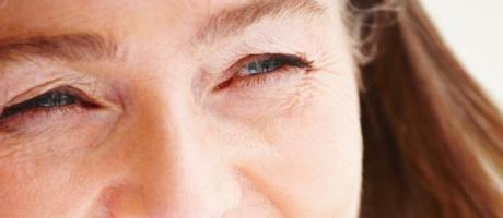Weniger ist mehr: Im Alter dezentes Make-up nutzen (Foto)
