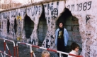 Momentaufnahmen - Zerfall der Mauer
Januar 1990, Was Mauerspechte briglieen, Berlin, Januar 1990, Foto: Jrgen Lottenburger, Quelle: Deutsche Kinemathek Foto: Jürgen Lottenburger / Deutsche Kinemathek