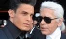 Ich hasse Male Models. Sie sind unleidlich und langweilig, und man kann nichts mit ihnen machen. Wenn man mal einen guten findet, hält man ihn fest. Wohl deshalb lässt Karl Lagerfeld seinen ständigen Begleiter, das Model Baptiste Giaciboni, nicht aus den Augen. Foto: dpa