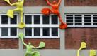 Die Flossis kommen: Keine Invasion von Außerirdischen - Kunst von Rosalie in Düsseldorf. Foto: Marius Becker Foto: dpa
