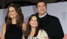 Sie drehten direkt als Familie: Kelly Preston, Ella Bleu und John Travolta sind in dem Film Old Dogs gemeinsam zu sehen. Foto: ap