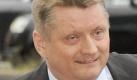 Der designierte neue CDU-Generalsekretär, Hermann Gröhe, ist am Samstag (24.10.2009) auf dem Weg zur Sitzung des CDU-Bundesvorstands in Berlin. Gröhe soll Nachfolger von Ronald Pofalla werden, der im neuen Kabinett das Amt des Kanzleramtsministers übernehmen wird. Foto: Tim Brakemeier dpa +++(c) dpa - Bildfunk+++ Foto: dpa