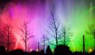 Schwerin startet die sogenannte Klangwelle, ein Programm aus Wasserspielen, Lasershow und Musik. Foto: Jens Büttner  Foto: dpa
