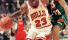 **FILE** In this June 7, 1996 file photo, Chicago Bulls' Michael Jordan drives around Seattle SuperSonics guard Hersey Hawkins during the third quarter of Game 2 in the NBA Finals in Chicago. (AP Photo/Fred Jewell, file) Foto: ap