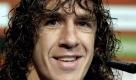 Weltmeister Puyol spielt bis 2012 für Spanien
Vorspann: 	
Text: 	

Barcelona (dpa) - Weltmeister Carles Puyol will bis zur Fußball-Europameisterschaft 2012 weiter für Spanien spielen. Der Innenverteidiger hatte vor der WM in Südafrika zu verstehen gegeben, dass er seine Länderspielkarriere nach dem Turnier beenden will. In einer knappen Erklärung gab der 32 Jahre alte Kapitän des FC Barcelona nun bekannt, dass er es sich anders überlegt hat.

«Nach vielem Hin und Her habe ich entschieden, in der Selección noch zwei Jahre dranzuhängen», betonte Puyol, der bisher 90 Mal das Trikot der Nationalelf getragen hatte. Im Halbfinale der WM hatte der Katalane per Kopfball das Siegtor zum 1:0-Erfolg der Spanier über Deutschland erzielt und seinem Team damit zum Einzug ins Finale verholfen. Bei der EM 2012 in Polen und der Ukraine will Puyol mit Spanien den Titel verteidigen, den die Selección 2008 in Österreich und der Schweiz gewonnen hat.

Der spanische Nationalspieler Carlos Marchena verlässt den FC Valencia nach neun Jahren und wechselt zum Nachbarclub FC Villarreal. Der Abwehrspieler, der bei der WM zumeist auf der Ersatzbank gesessen hatte, unterzeichnete in Villarreal einen Dreijahresvertrag. Die Ablösesumme wurde nach Presseberichten vom Montag auf 2,5 Millionen Euro beziffert.

# dpa-Notizblock

## Internet - [Homepage Puyol](http://www.carles5puyol.com) - [Homepage FC Villarreal](http://www.villarrealcf.es)

* * * * Die folgenden Informationen sind nicht zur Veröffentlichung bestimmt

## dpa-Kontakte - Autor: Hubert Kahl, +34 91 5718481, - Redaktion: Wolfgang Müller, + 49 30 285222234,

dpa hk xx n1 wom Foto: dpa