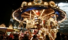 Bei einer Kirmes in der Südwestpfalz öffnen sich im September 2006 bei einem nostalgischen Karussell die Gondeln. Dabei werden zwei Menschen herausgeschleudert und verletzt. Das Karussell war bereits seit 1974 in Betrieb, hatte aber noch eine gültige TÜV-Zulassung. Foto: dpa