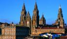 Hunderttausende von Pilgern reisen jedes Jahr zum Grab des Jakobus in der Kathedrale von Santiago de Compostela. Die Kathedrale wurde ab 1077 immer wieder verändert und umfasst eine Grundfläche von 23.000 Quatratmeter. Foto: Turespana/dpa