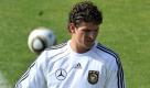 Mario Gomez: Hatte 13 Minuten Zeit zu zeigen, dass er ein Sturmtank ist. Seine Körpersprache aber signalisierte nur Niedergeschlagenheit. Ein falscher Wechsel: Wenn Löw noch einen Stürmer bringen will, dann doch lieber Kießling. Note: 5. Foto: dpa