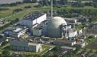 ARCHIV: Die Luftaufnahme zeigt das Atomkraftwerk Unterweser des Betreibers E (Foto vom 19.07.07).ON Kernkraft GmbH. Sieben deutsche Atomkaftwerke, die vor Ende 1980 in Betrieb gegangen sind, werden fuer die Zeit des Ueberpruefungs-Moratoriums voruebergehend fuer drei Monate abgeschaltet. Dies sagte Bundeskanzlerin und CDU-Chefin Angela Merkel am Dienstag in Berlin nach einem Treffen mit den Ministerpraesidenten der Laender, in denen Kernkraftwerke betrieben werden. Betroffen sind die Atommeiler Biblis A und B, Neckarwestheim 1, Brunsbuettel, Isar I sowie Unterweser und Philippsburg 1. (zu dapd-Text) Foto: Hero Lang/dapd Foto: ddp