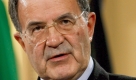 Nach 30 Jahren in der italienischen Politik und zwei Regierungen unter seiner Führung sagt Romano Prodi (Archivfoto vom 29.01.2008) «addio»: Mit der Ankündigung seines Rückzugs fällt der Vorhang für einen der Hauptakteure auf der politischen Bühne Italiens. Für viele seiner Verbündeten kam die Nachricht am Sonntag (10.03.2008) überraschend, obwohl Prodi bereits Ende Januar angekündigt hatte, bei den Mitte April anstehenden Neuwahlen auf der Apennin-Halbinsel nicht mehr als Spitzenkandidat zur Verfügung zu stehen. «Mit der italienischen Politik und vielleicht auch mit der Politik im allgemeinen habe ich abgeschlossen», erklärte der Noch-Ministerpräsident kurz und knapp vor Journalisten.
 Foto: dpa
