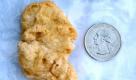Sieht aus wie George Washington, ist es aber nicht - jedenfalls nicht ganz. Weil dieser drei Jahre alte Chicken McNugget von McDonald's allerdings große Ähnlichkeit zum ersten Präsidenten der USA hat, wurde er nun für umgerechnet 6100 Euro auf Ebay versteigert. Dabei sah es zunächst nicht gut aus um den Big Deal: Ebay stoppte die Auktion zwischenzeitlich, da die Versteigerung abgelaufener Lebensmittel gegen die Richtlinien des Unternehmens verstößt. Später erklärte es sich aber bereit, eine Ausnahme zu machen. Foto: dapd