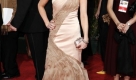 Actress Isla Fisher arrives at the 66th Annual Golden Globe Awards on Sunday, Jan. 11, 2009, in Beverly Hills, Calif. (AP Photo/Matt Sayles) Foto: ap
